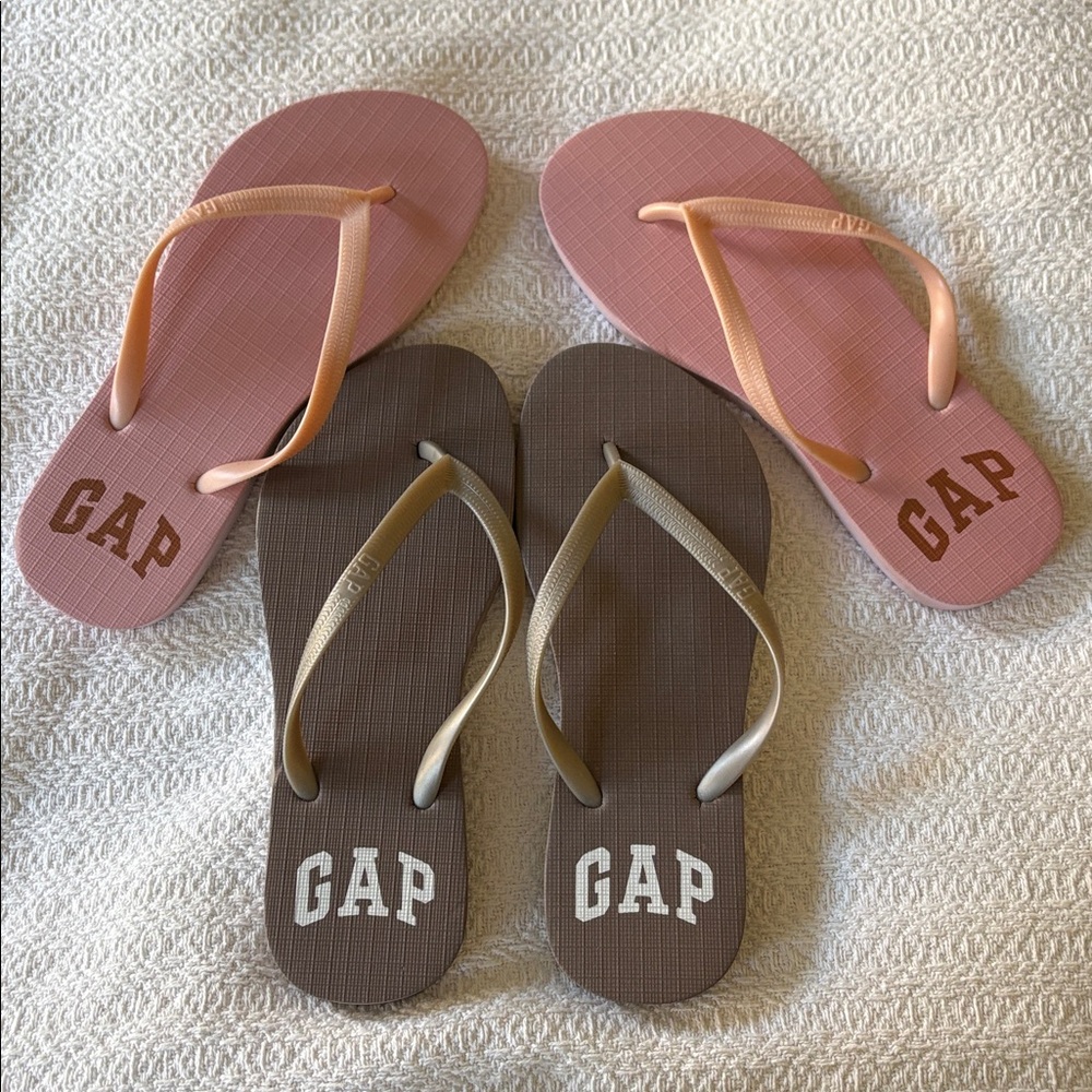 GAP Pink and Gray/Taupe Flip Flops Duo - never worn size 6